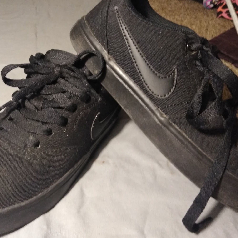 Mike SB black
